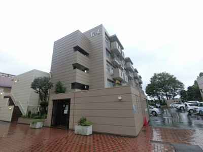 【外観】 | さざなみ団地４号棟 | 総戸数１６戸、１９８０年１２月築、管理人は日勤勤務につき管理体制良好です♪