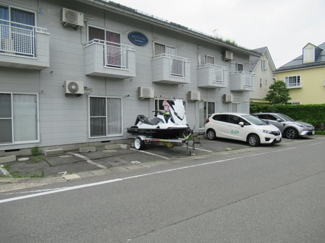 晃七マンションの駐車場