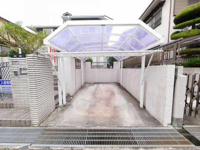 竹の台2丁目戸建の駐車場