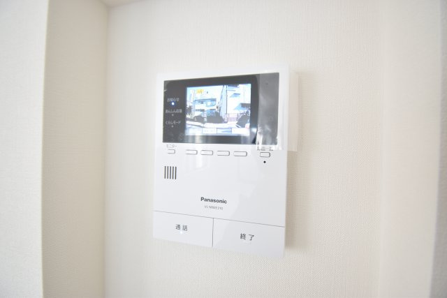 【防犯設備】 | 現地内覧会開催！東中延2丁目の新築戸建　３号棟 | 駅徒歩１分が魅力の３LDK+P！LDKは広々19.9帖、キッチンには可動棚付きのパントリースペース！6帖以上の居室がふた部屋、トイレも2ヶ所配備。延床面積102.65㎡！