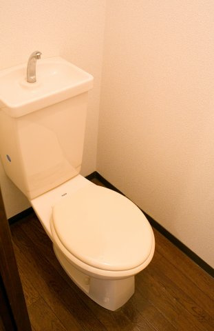 サンライフ有楽のトイレ|別部屋同間取りのお写真となります。参考にご覧くださいませ。