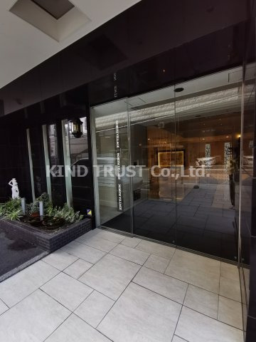 NORTH VILLAGE 伍番館のエントランス|清潔なエントランスです