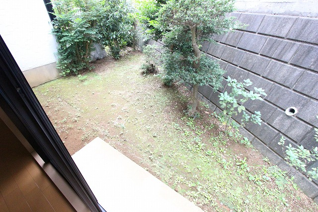 ヴィクトワール92Iの庭