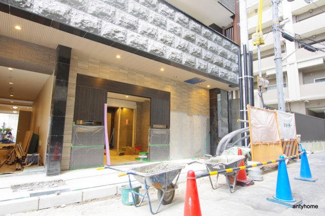 ラドゥセール谷町　仲介手数料無料のエントランス