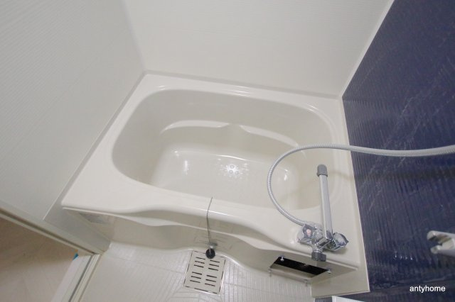 ラドゥセール谷町　仲介手数料無料の浴室