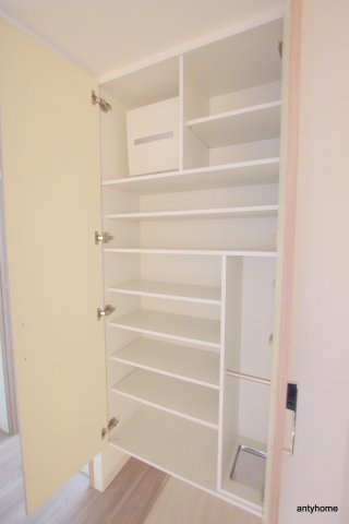 ラドゥセール谷町　仲介手数料無料の収納