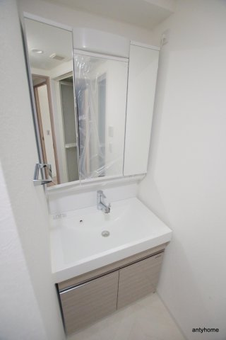 ラドゥセール谷町　仲介手数料無料の洗面所