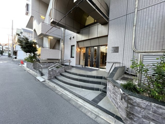 【エントランス】