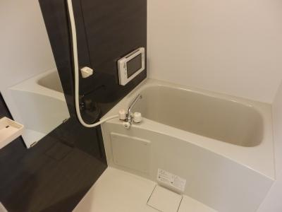 G・F四条烏丸（グランフェニックス四条烏丸）の浴室|浴室ＴＶ付いていますのでゆっくり入浴楽しめますね