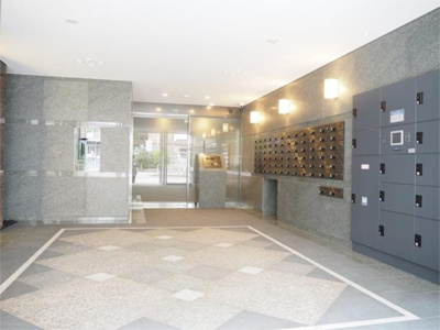 【エントランス】 | ルーブル大島弐番館