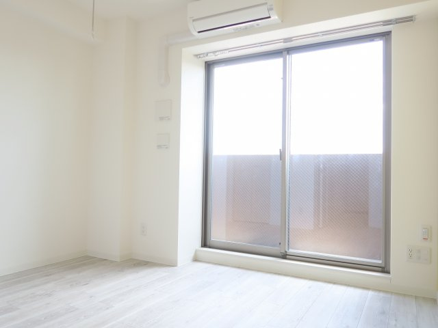 ルミエル本八幡の居間・リビング