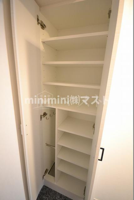 セオリー難波パレの収納