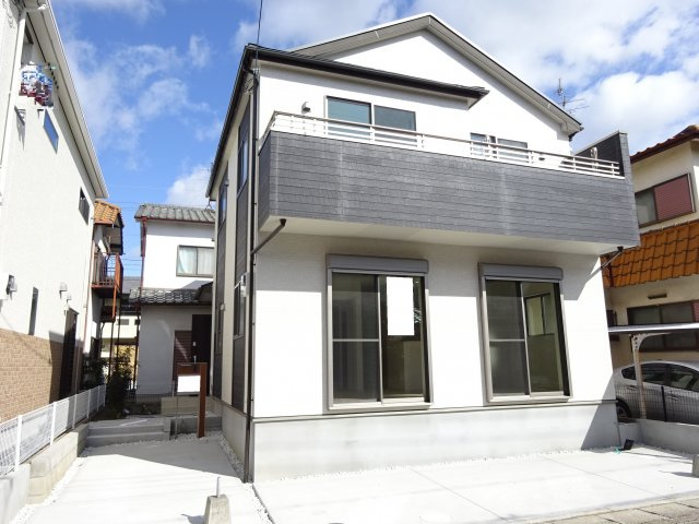 折上天井や勾配天井を採用！明るく開放感溢れるお家◆駐車２台可能◆ブルーミングガーデン八幡市川口東扇の外観|外観