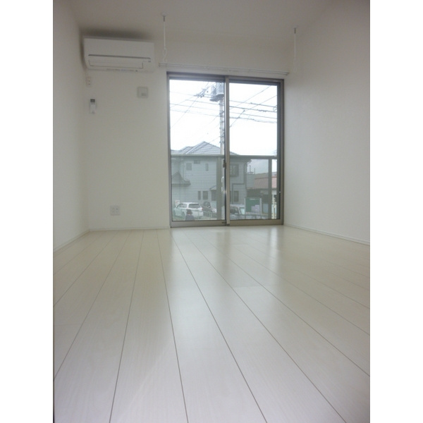 キャメル津田沼Ⅱの居間・リビング