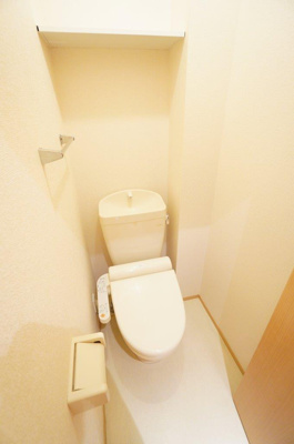 【トイレ】 | グローリア | ※同物件・反転タイプの写真です。