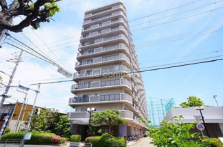 【外観】 | スーパー＆ドラッグストア徒歩2分圏内♪近隣お買い物施設、多数あります！