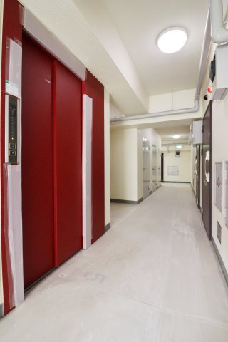 【外観】 | 目黒太陽マンション 5F | 雨に濡れない内廊下設計！