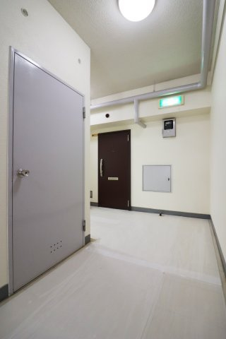 【外観】 | 目黒太陽マンション 5F | 各戸玄関ドア取替工事実施済み！