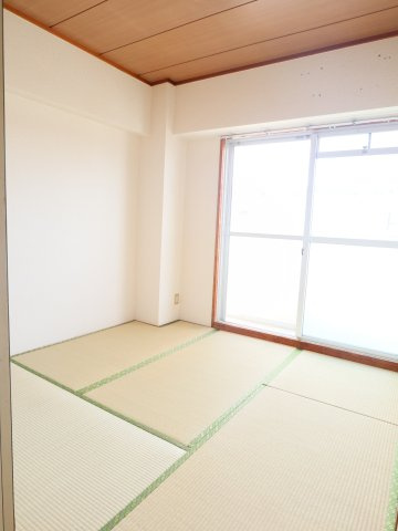 ドミール八坂の和室