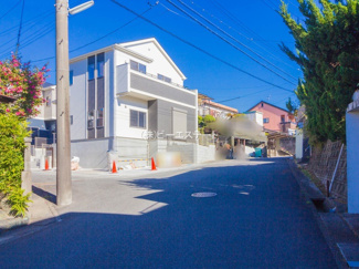 【前面道路含む現地写真】