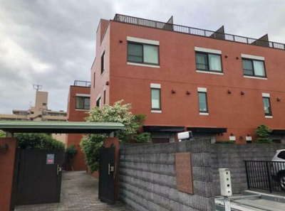 【外観】 | ユーロコート鷺ノ宮 | 鉄骨鉄筋コンクリート造のがっちりとした建物。