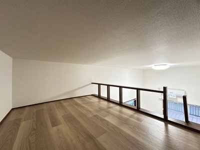 【収納】 | サンワハイツ | 洋室6帖のお部屋にある3帖のロフトスペースです！ロフトスペースはベッドや収納スペースとしても使えて便利です☆
