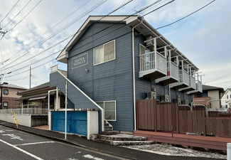 【外観】 | コンビニが近くて便利な立地の2階建てアパートです☆ブルーライン「仲町台」駅まで徒歩圏内☆最寄りバス停まで徒歩3分です☆