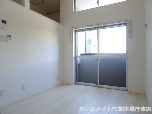 熊本市中央区国府３丁目のアパートの洋室