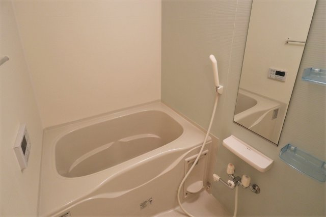 ハウスアイＣの浴室