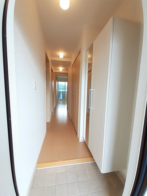 ハウスアイＣの玄関