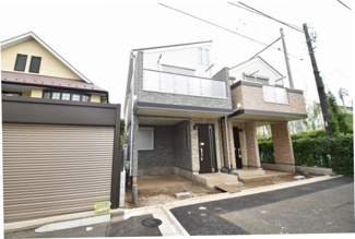 【外観】 | 陽光に包まれる落ち着いた雰囲気のお住まいは最終1棟のご紹介です。