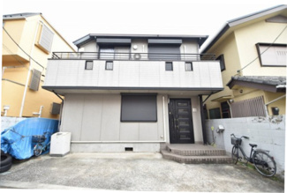 【外観】 | 軽量鉄骨作りでしっかりとした建物です。ご内覧にも柔軟にご対応頂けます。