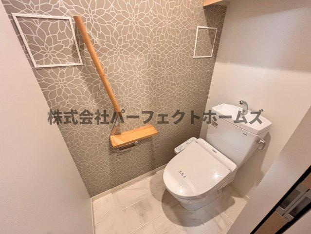 ピコットⅥのトイレ|落ち着いた色調のトイレです
