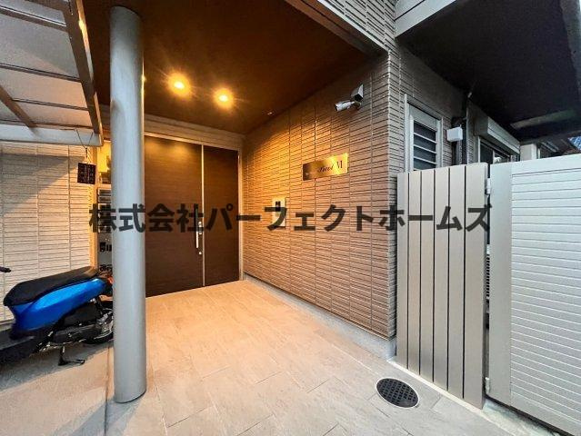 ピコットⅥのエントランス|落ち着いたエントランスです
