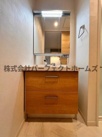 ピコットⅥの独立洗面台|朝の支度にも助かる、独立の洗髪洗面化粧台
