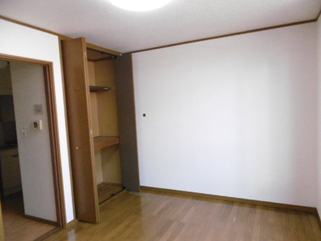 フラッツ17の洋室|落ち着いた色調の洋室です