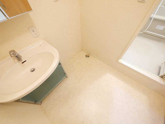 シャーメゾン富堂の洗面所|ゆったりとスペースのある洗面所