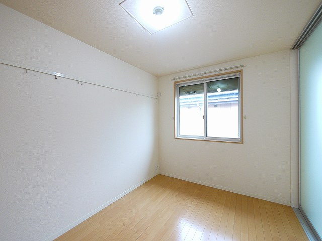 シャーメゾン富堂の寝室|広々とした洋室です