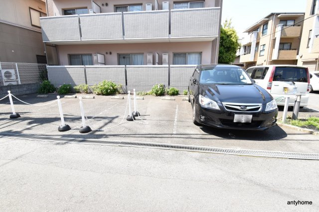 グレイスフォンティーヌ 仲介手数料無料の駐車場