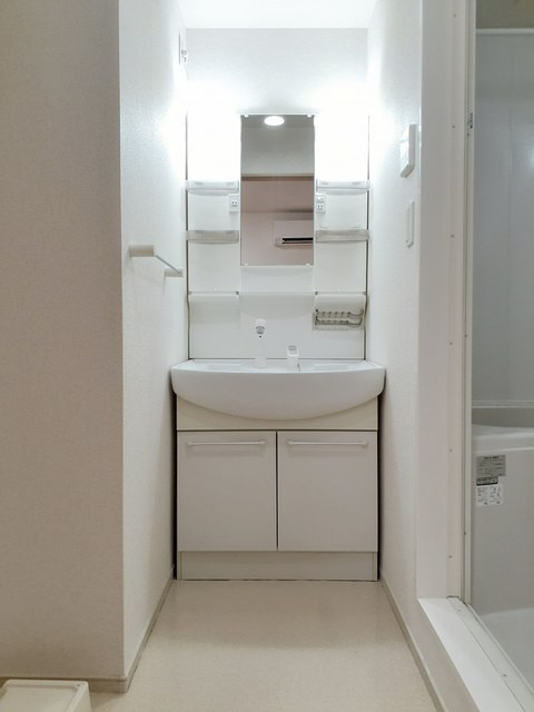 セレーノ　エムの独立洗面台