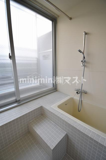 U residence 弁天町　(是空弁天)の浴室
