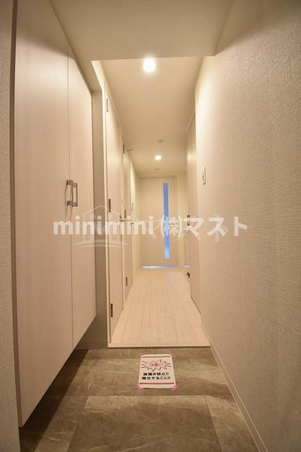 エスリード九条スタシオンの玄関