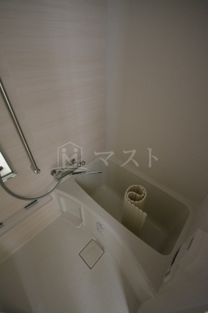ブラン弁天町駅前の浴室