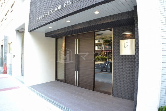 プランドール江戸堀レジデンスのエントランス