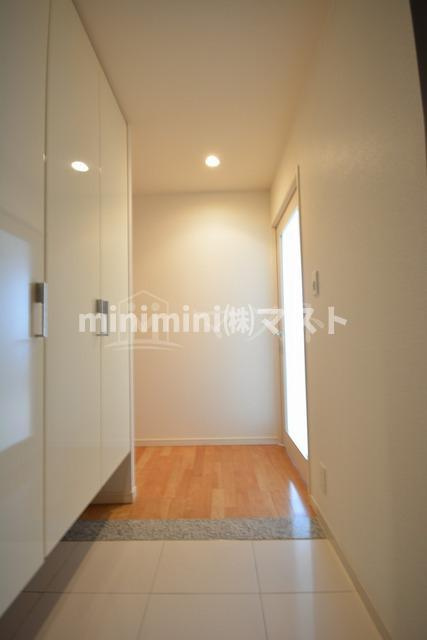 アーデンタワー福島ウエストの玄関