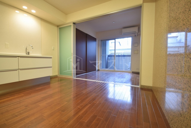 KAISEI江戸堀の居間・リビング