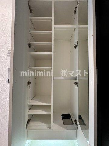 レジディア江戸堀の収納