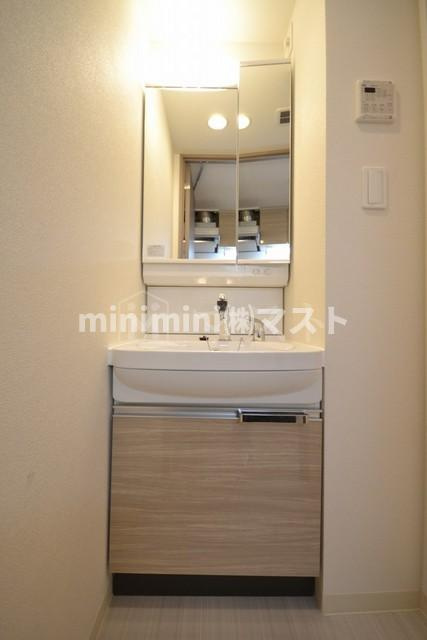 プレサンス阿波座駅前の洗面所