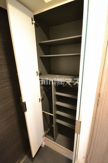 プレサンス阿波座駅前の収納