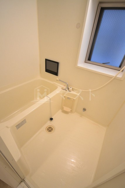 アリスマナーガーデン新町の浴室